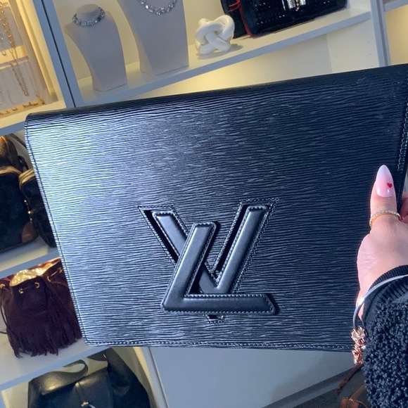Louis Vuitton Handbags - Louis Vuitton Black Epi Leather Twist Lock Clutch